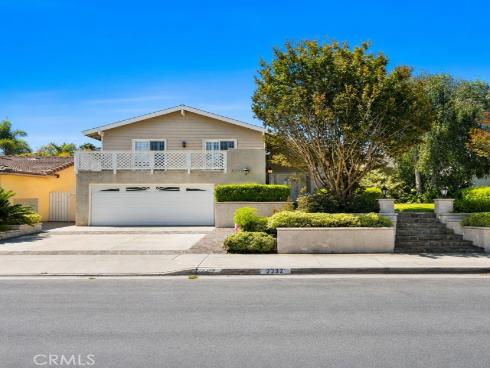 8392 Snowbird Drive, Huntington Beach, CA