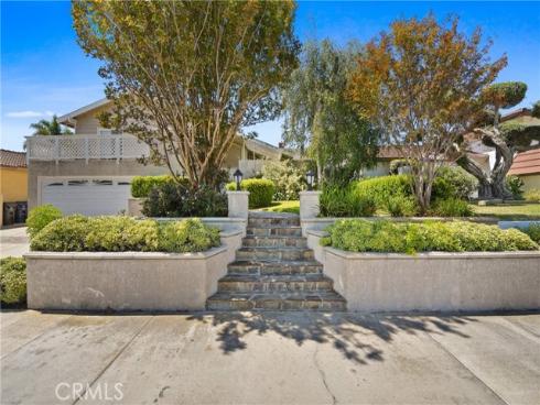 8392 Snowbird Drive, Huntington Beach, CA