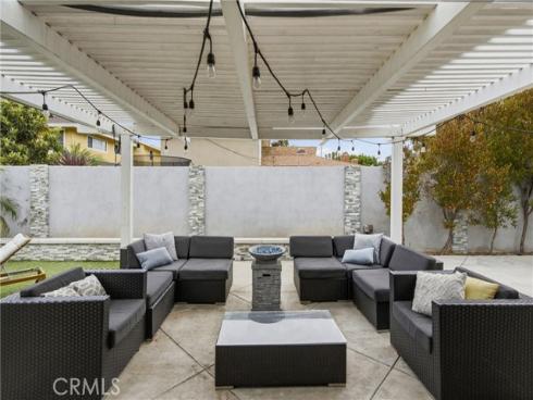 8021 Sunset Circle, Huntington Beach, CA