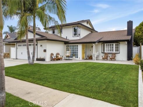 8021 Sunset Circle, Huntington Beach, CA