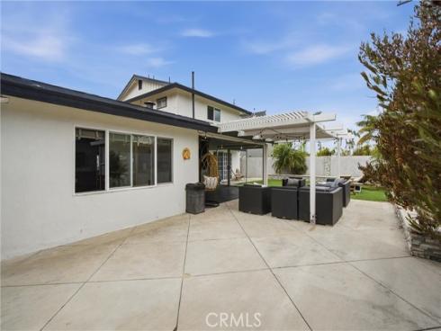 8021 Sunset Circle, Huntington Beach, CA