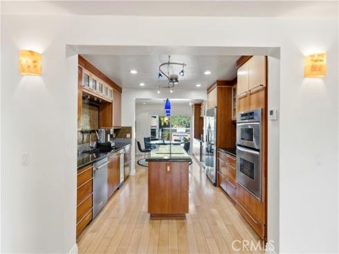 17140 Edgewater Lane, Huntington Beach, CA