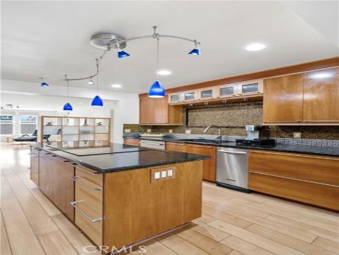 17140 Edgewater Lane, Huntington Beach, CA