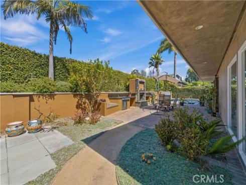 17140 Edgewater Lane, Huntington Beach, CA