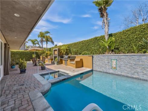 17140 Edgewater Lane, Huntington Beach, CA