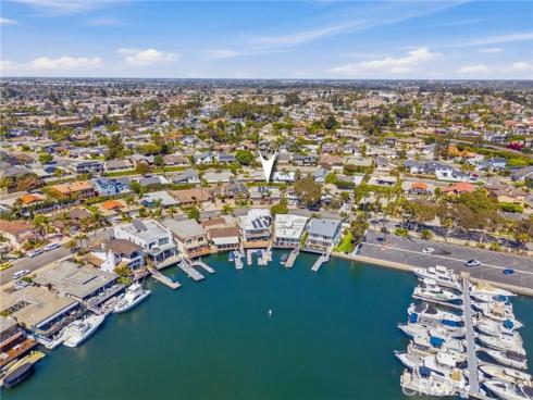 17140 Edgewater Lane, Huntington Beach, CA