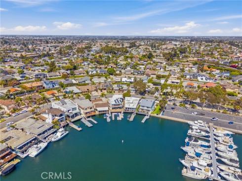 17140 Edgewater Lane, Huntington Beach, CA