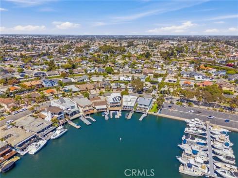 17140 Edgewater Lane, Huntington Beach, CA