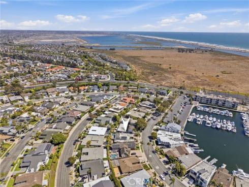 17140 Edgewater Lane, Huntington Beach, CA
