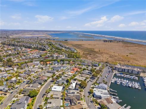 17140 Edgewater Lane, Huntington Beach, CA