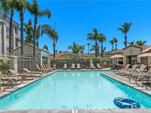 415 Townsquare 308 Lane, Huntington Beach, CA