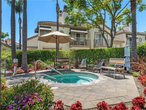 415 Townsquare 308 Lane, Huntington Beach, CA