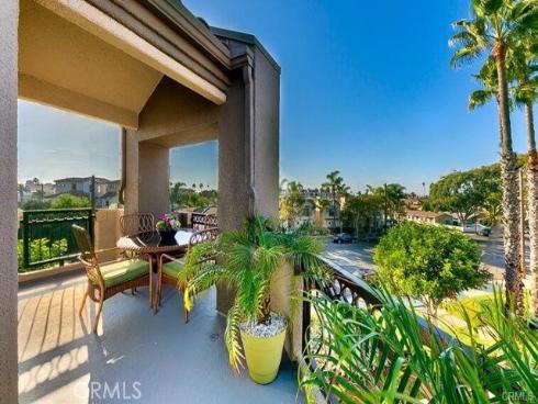 420 Lake 301 , Huntington Beach, CA
