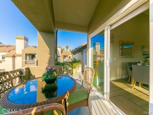 420 Lake 301 , Huntington Beach, CA