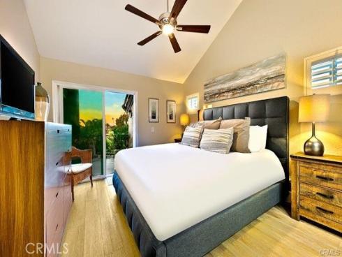 420 Lake 301 , Huntington Beach, CA