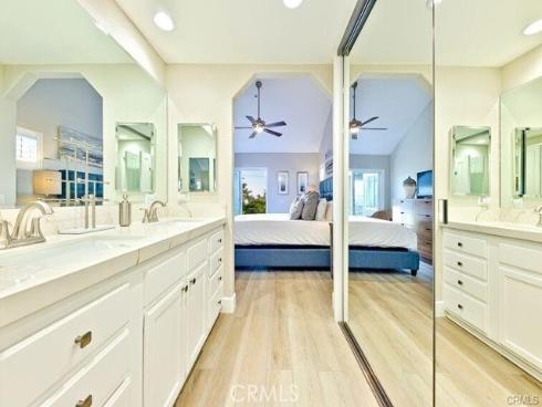 420 Lake 301 , Huntington Beach, CA