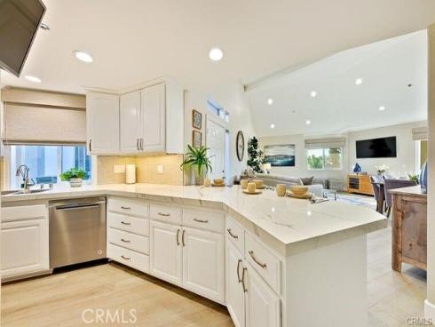 420 Lake 301 , Huntington Beach, CA