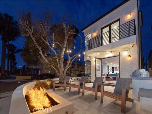 122  22nd   Street, Huntington Beach, CA