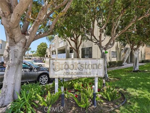 17722  Sergio Circle  102 , Huntington Beach, CA