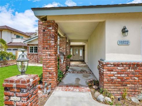 18922 Gregory Lane, Huntington Beach, CA