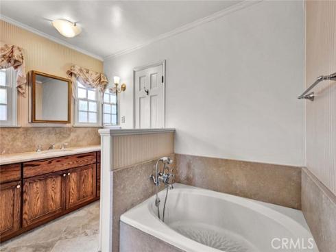 18922 Gregory Lane, Huntington Beach, CA