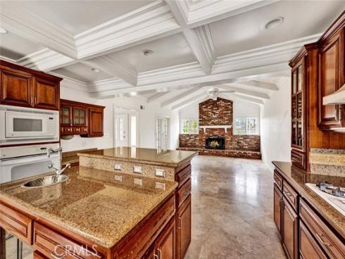 18922 Gregory Lane, Huntington Beach, CA