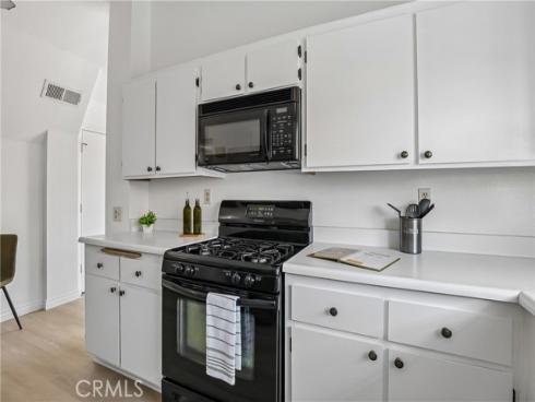 409 Utica A11 , Huntington Beach, CA