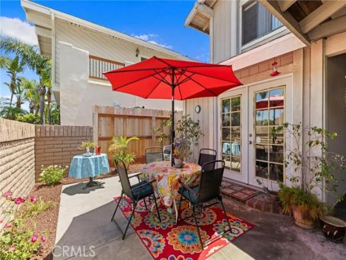 8472 Deepview Drive, Huntington Beach, CA