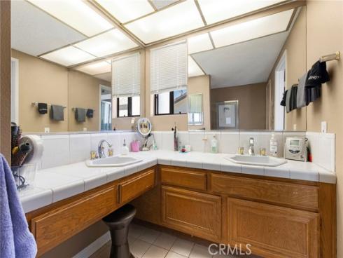 8472 Deepview Drive, Huntington Beach, CA