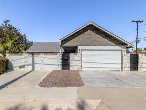 8232 Indianapolis , Huntington Beach, CA