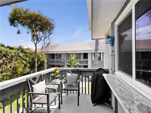 16962 Pacific Coast 201 Highway, Huntington Beach, CA