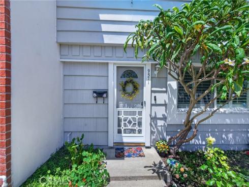 9571 Adams Avenue, Huntington Beach, CA