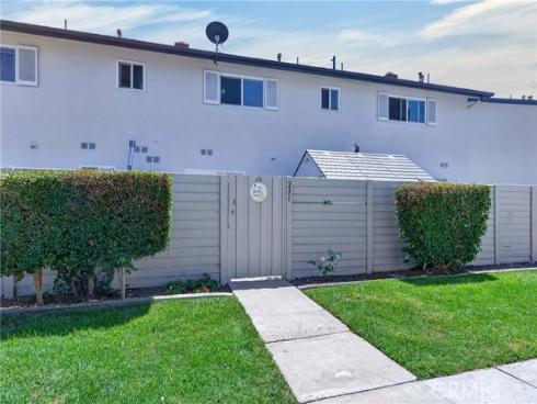 9571  Adams   Avenue, Huntington Beach, CA