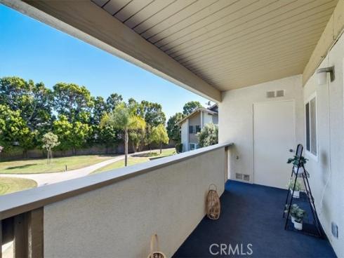 8877 Lauderdale 213F Court, Huntington Beach, CA