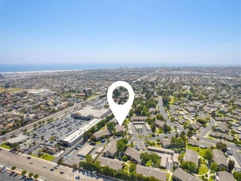 8877 Lauderdale 213F Court, Huntington Beach, CA