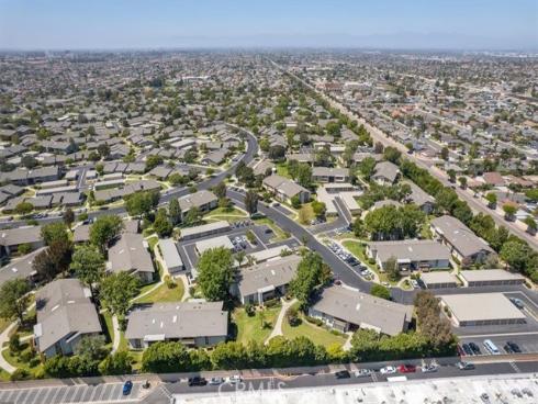 8877 Lauderdale 213F Court, Huntington Beach, CA