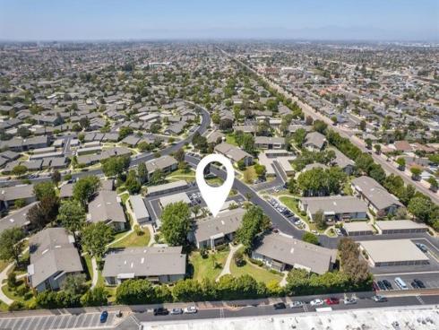 8877 Lauderdale 213F Court, Huntington Beach, CA