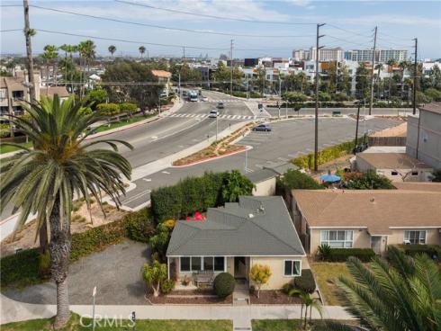 320 2nd Street, Huntington Beach, CA