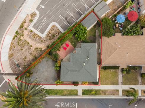 320 2nd Street, Huntington Beach, CA