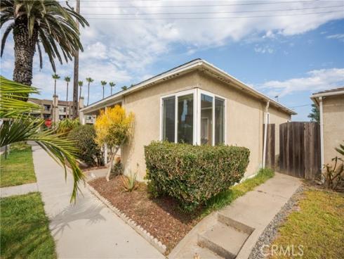 320 2nd Street, Huntington Beach, CA