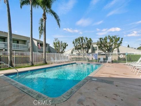 17885  Maggie  , Huntington Beach, CA