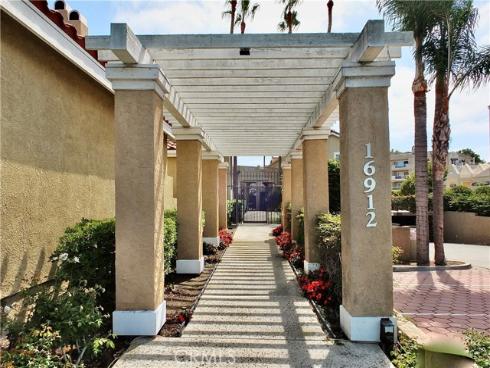 16912  Sims  103 , Huntington Beach, CA