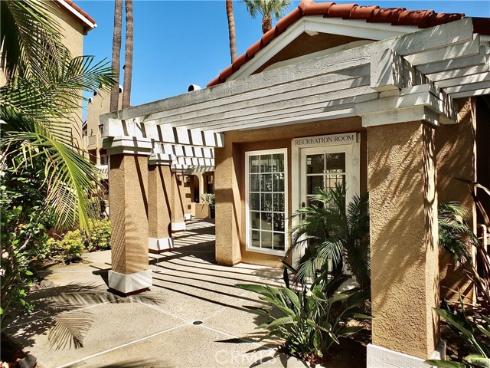 16912  Sims  103 , Huntington Beach, CA