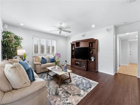 5872  Meadowbrook Drive  , Huntington Beach, CA