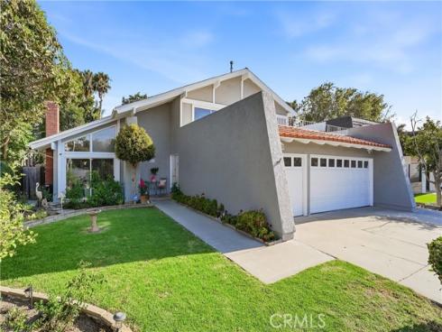 5872  Meadowbrook Drive  , Huntington Beach, CA
