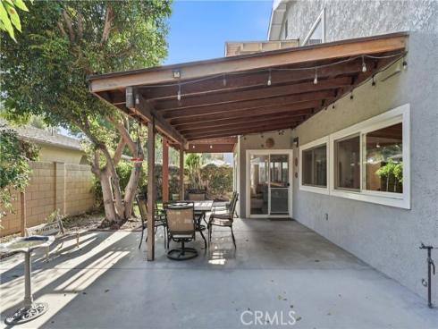5872  Meadowbrook Drive  , Huntington Beach, CA