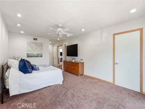 5872  Meadowbrook Drive  , Huntington Beach, CA
