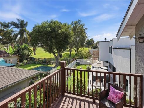 5872  Meadowbrook Drive  , Huntington Beach, CA
