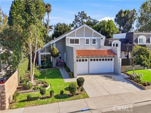 5872  Meadowbrook Drive  , Huntington Beach, CA