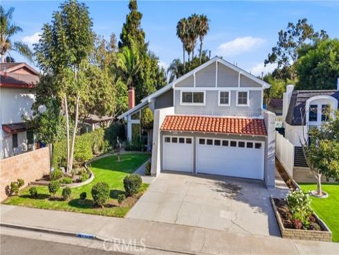 5872  Meadowbrook Drive  , Huntington Beach, CA